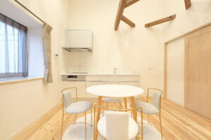 自然素材をたっぷり使ったクラシカルな佇まいのお家