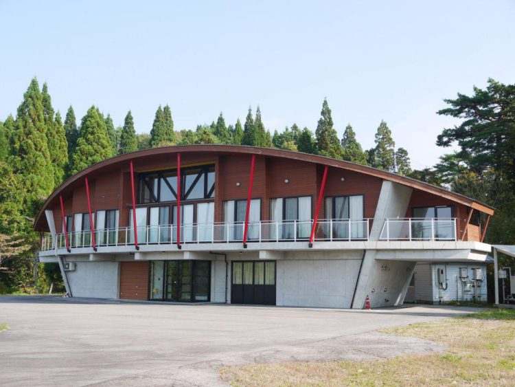 下はRC構造・上は木造の混合建物